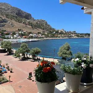La Piazzetta A Mare House Sferracavallo