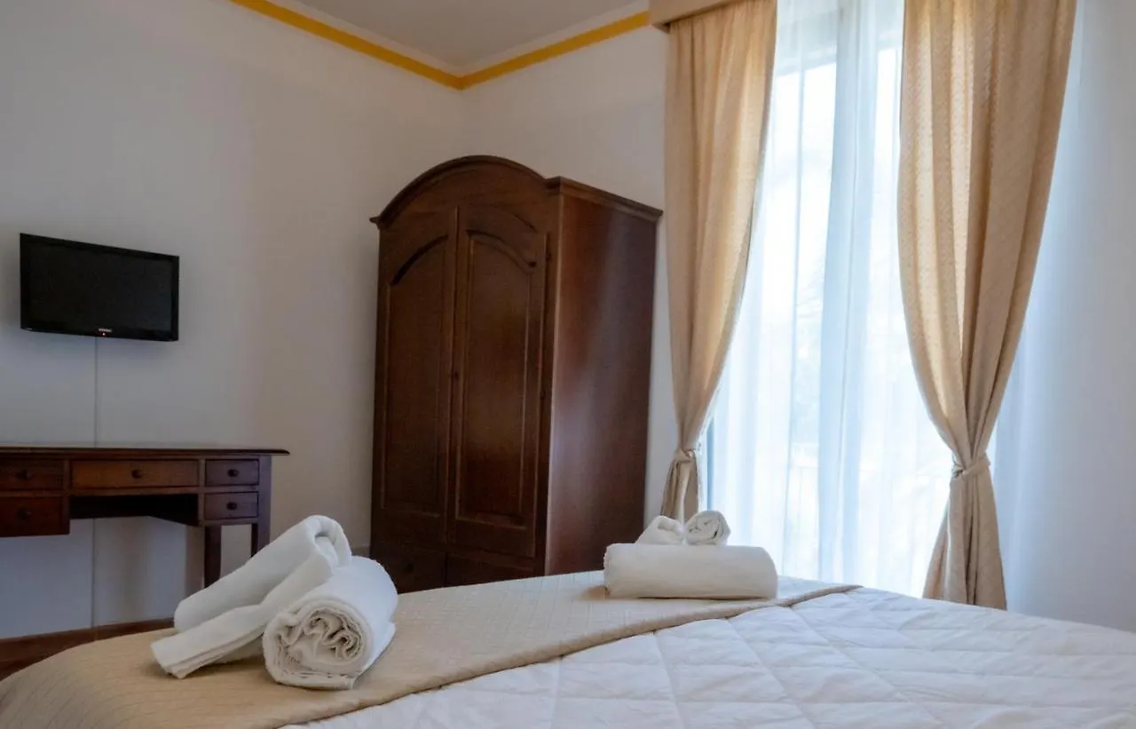 - Vista Egadi - Bed and Breakfast Torre Nubia 2*,