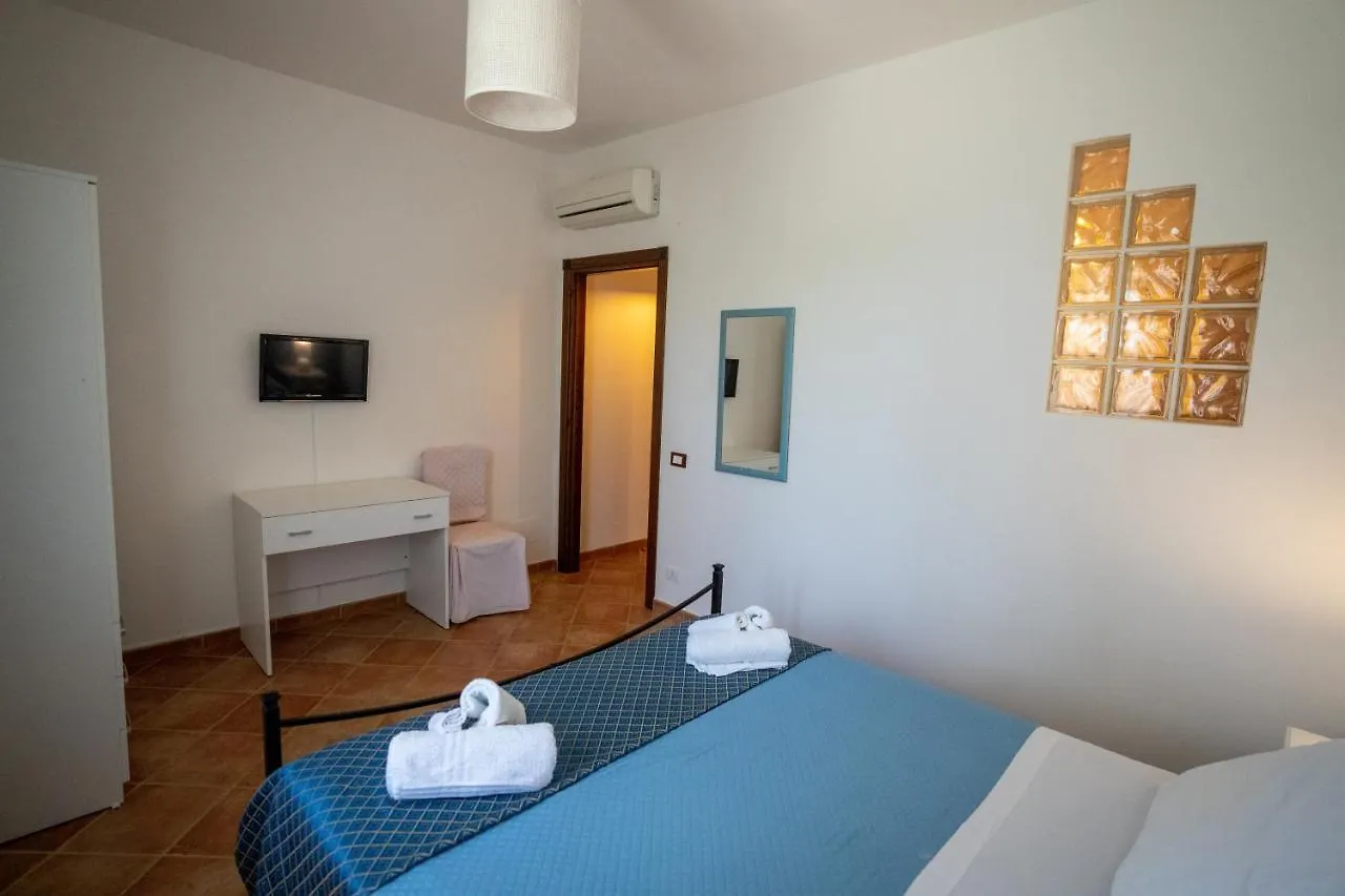 - Vista Egadi - Bed and Breakfast Torre Nubia 2*,
